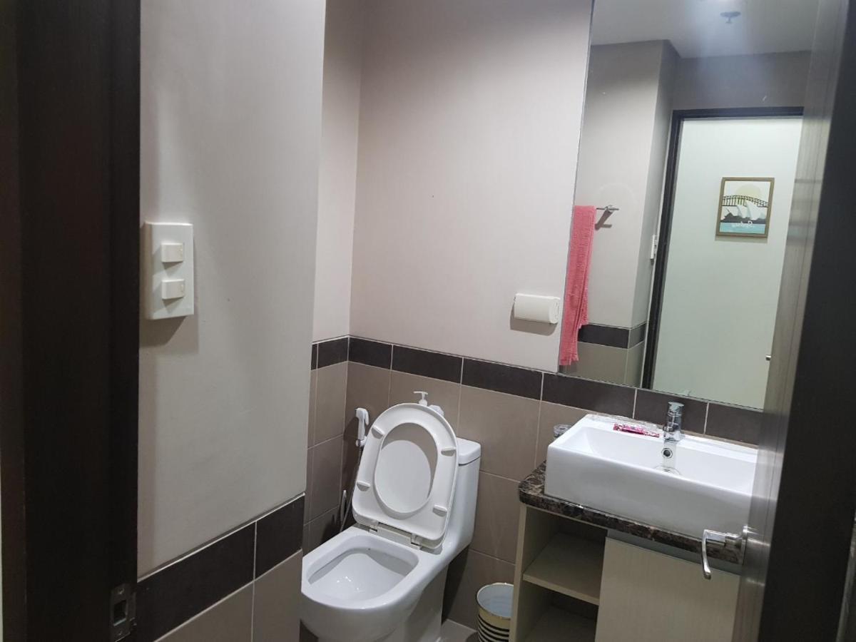 Admiral Baysuites Manila Exterior photo